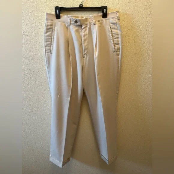 haggar mens dress pants Premium Comfort Melange Twill in Blue our Premium Comfort Dress Pant is the perfect choice when you want to look your best. Haggar Men's Performance Straight Fit